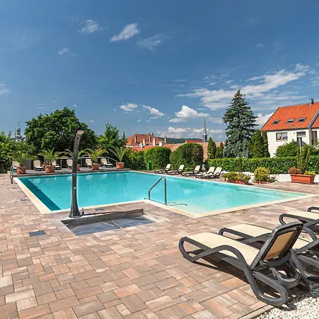 Vinosseum Bor- Es Apartmanhaz Apartment *